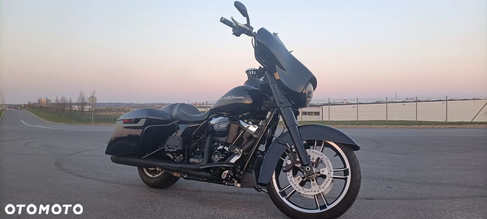 Harley-Davidson Touring Street Glide - 14