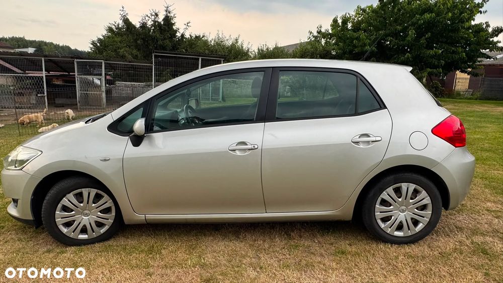 Toyota Auris 1.6 VVT-i Team - 4