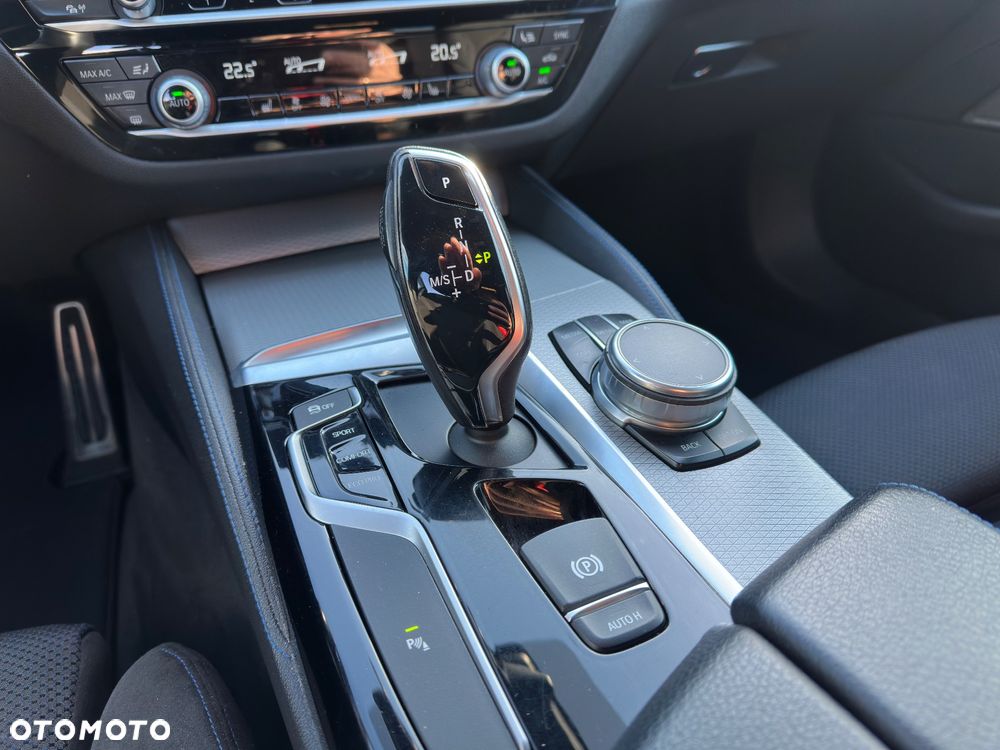 BMW Seria 5 520d M Sport Edition - 12