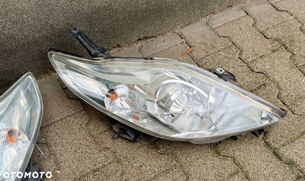 Mazda 5 CR 2005/2007r Lampa reflektor przedni zwykły Europejski lewy lub prawy spryskiwacz lewy lampy xenon kompletny halogeny zbiornik spryskiwaczy xenon zwykły lampa osłoną pod silnik zbiornik grill maska chłodnice belka lusterka i dużo innych części - 2