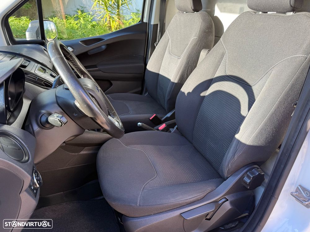 Ford Transit Courier 1.5 TDCI - 12