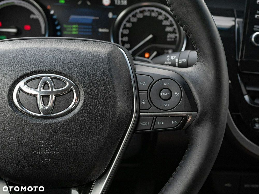 Toyota Camry - 17