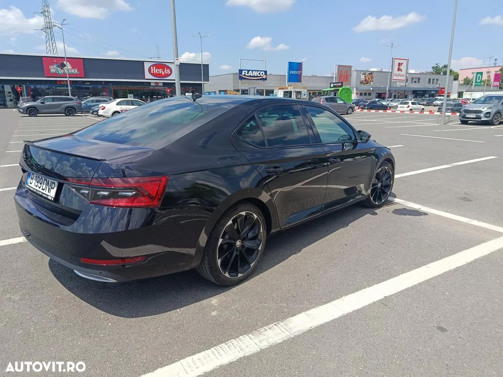 Skoda Superb 2.0 TDI DSG Sportline - 8