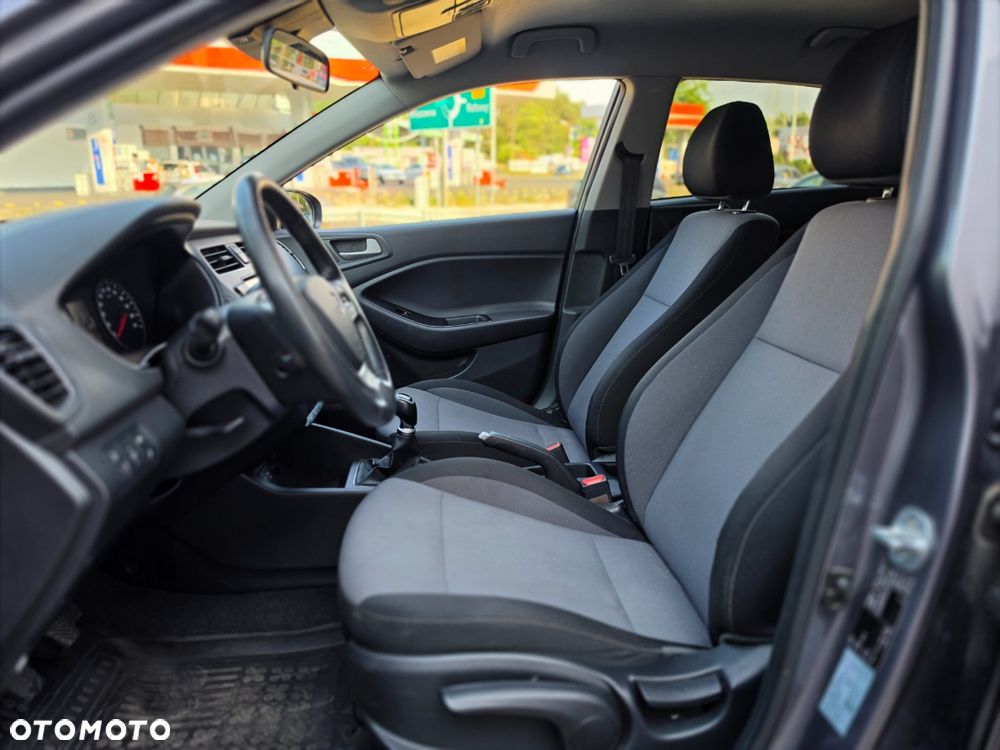 Hyundai i20 - 19