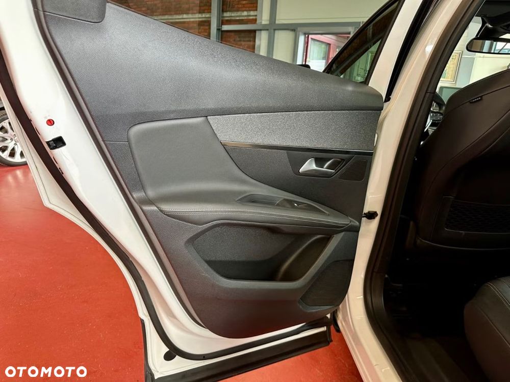 Peugeot 3008 1.6 PureTech GPF GT Line S&S EAT8 - 25