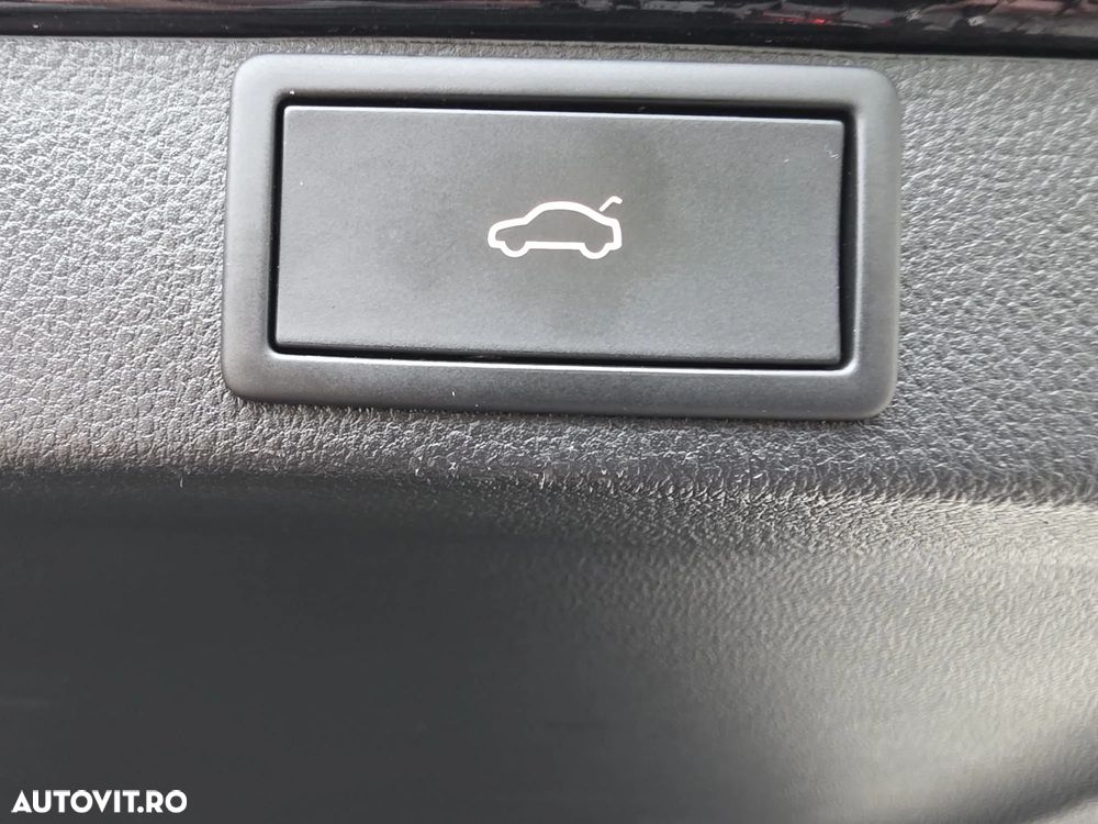 Skoda Octavia 2.0 TDI DSG RS Plus - 31