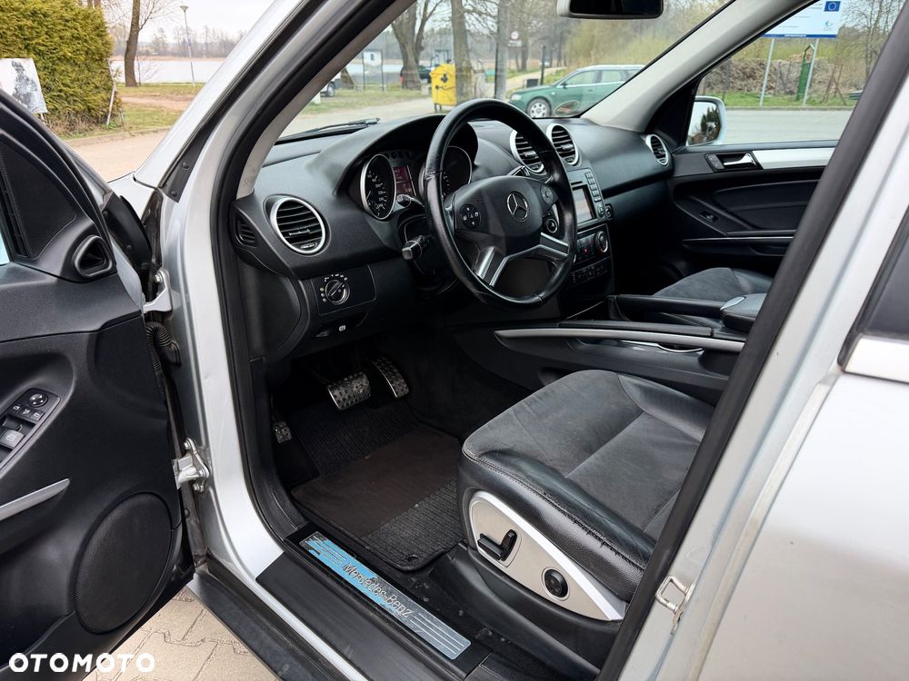 Mercedes-Benz ML - 27