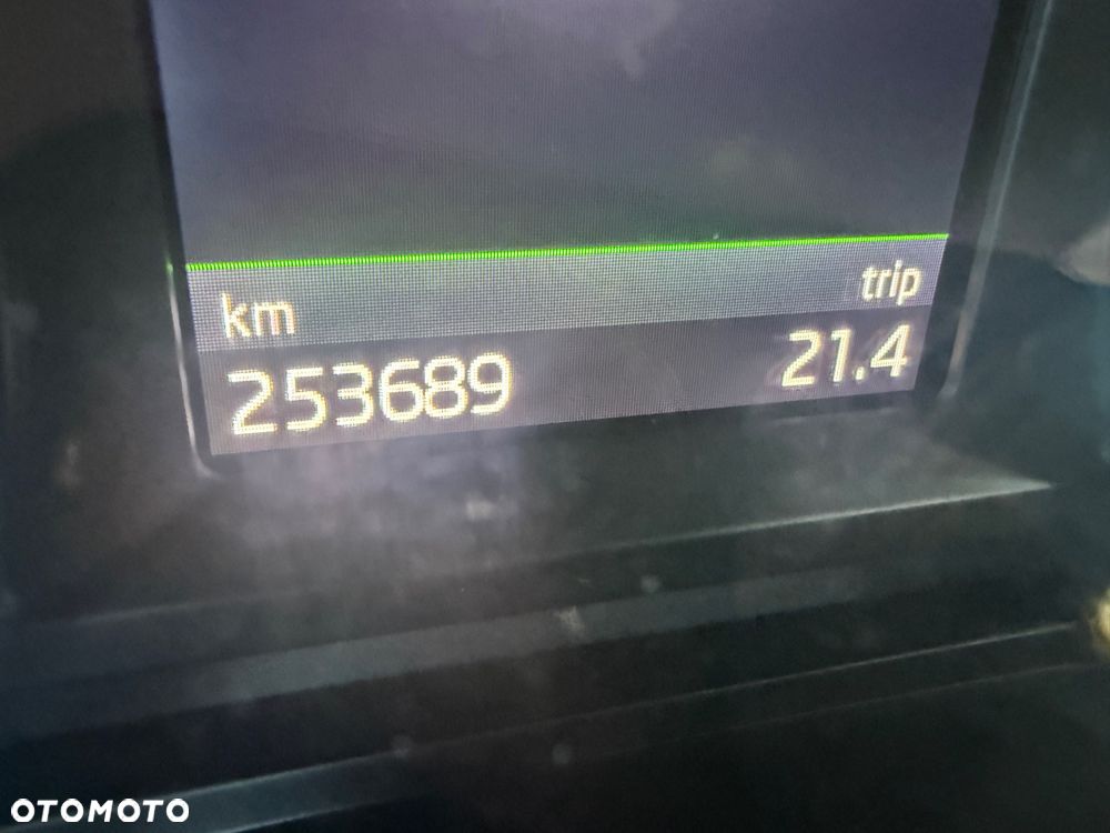 Skoda Octavia 2.0 TDI RS Challenge DSG - 35