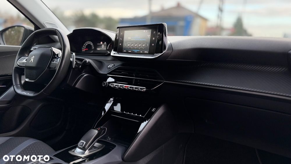 Peugeot 2008 PureTech 130 EAT8 GT - 18