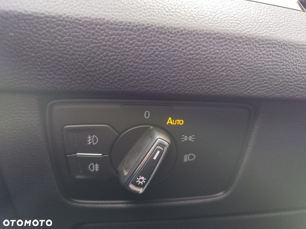 Volkswagen Passat Variant 1.5 TSI EVO Business DSG - 11