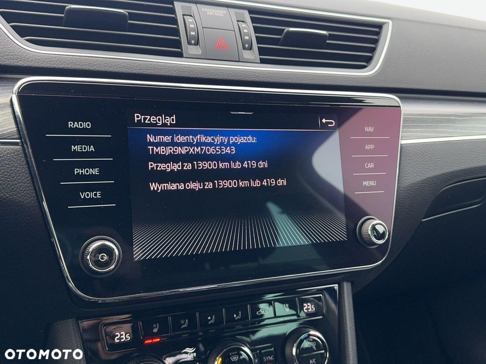 Skoda Superb 2.0 TDI SCR Style DSG - 34