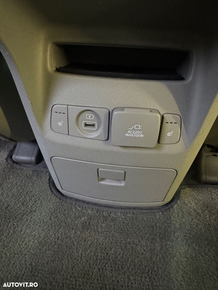 Kia Carnival - 7