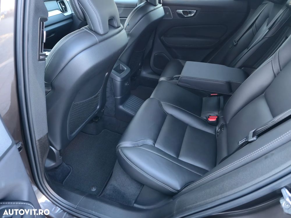 Volvo XC 60 T6 AWD Recharge Geartronic Inscription Expression - 33