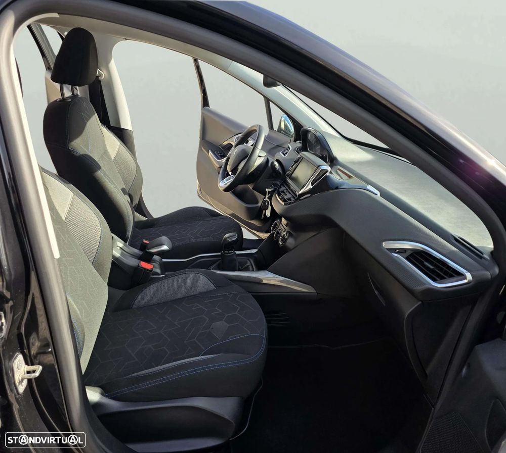 Peugeot 2008 1.2 PureTech Allure - 12