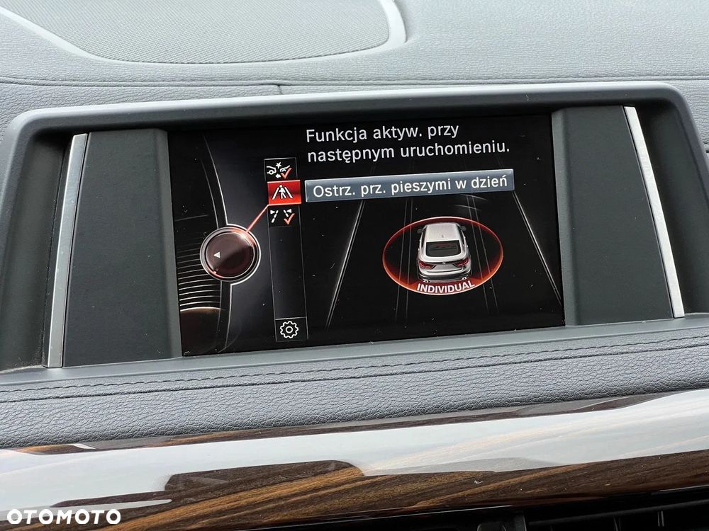 BMW X6 xDrive50i - 26