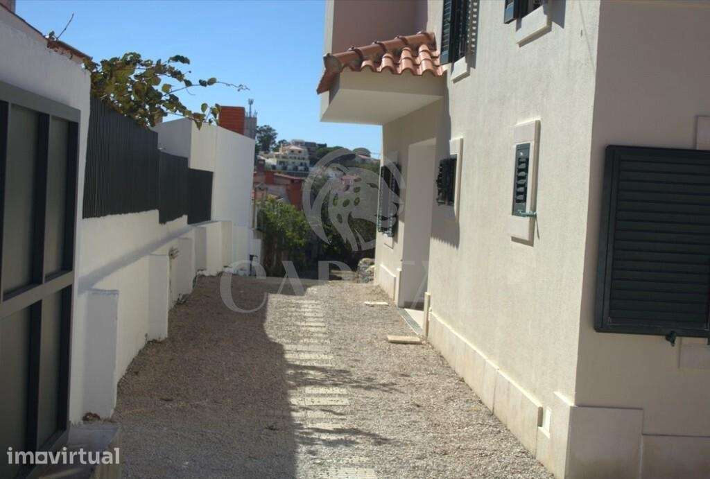 Moradia T4 em Bicesse com terreno de 1.261,90 m2 — oportunidade para r - Grande imagem: 4/19