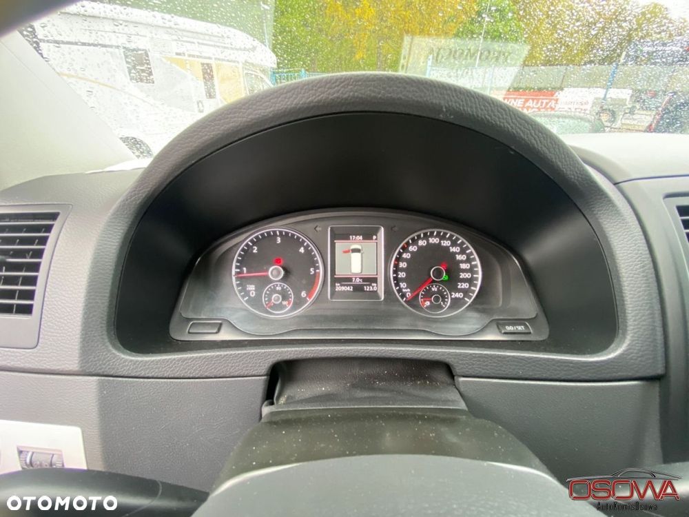 Volkswagen Multivan - 12