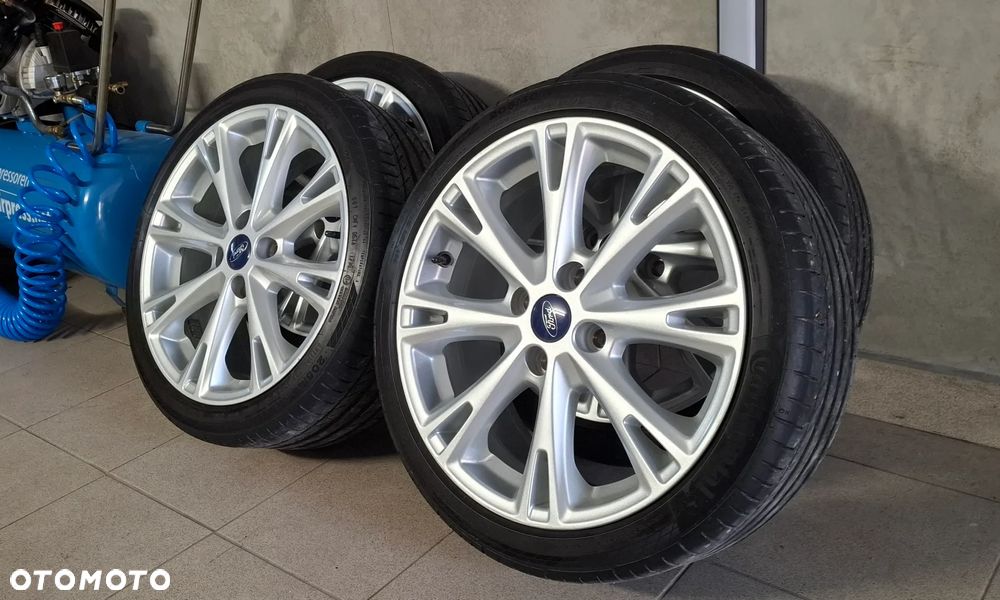 Ford Transit Courier Trend - 24