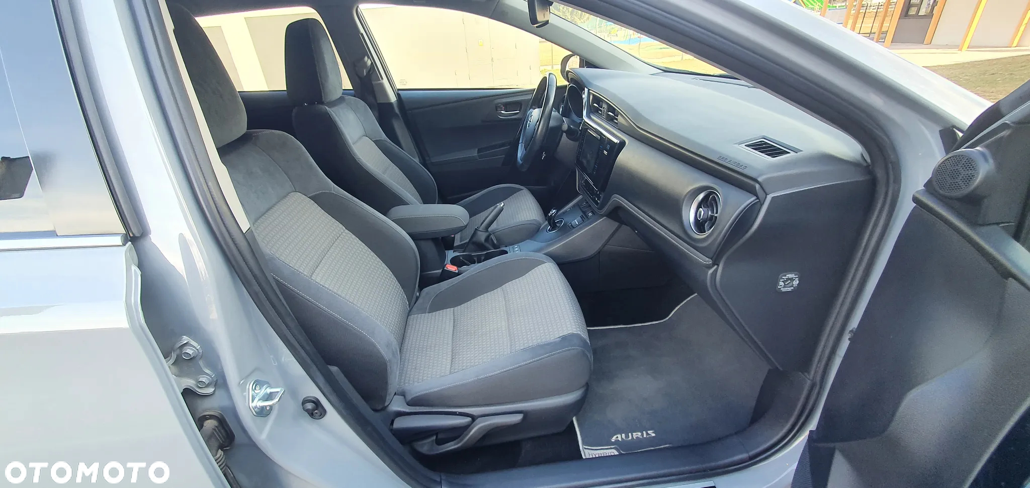 Toyota Auris 1.8 VVT-i Hybrid Automatik Design Edition - 8