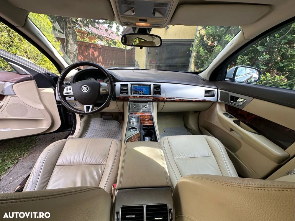 Jaguar XF 3.0D Premium Luxury Aut - 9