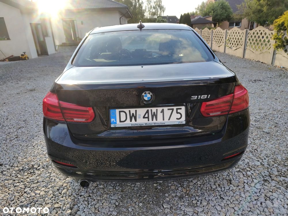 BMW Seria 3 318i - 3