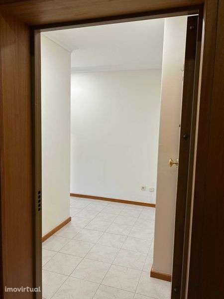 Apartamento T2 com Suite | 104 m² | Garagem | Grijó (Seixezelo) - Grande imagem: 3/12
