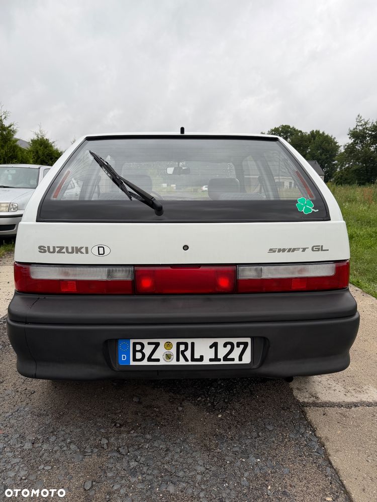 Suzuki Swift 1.0 GL - 5