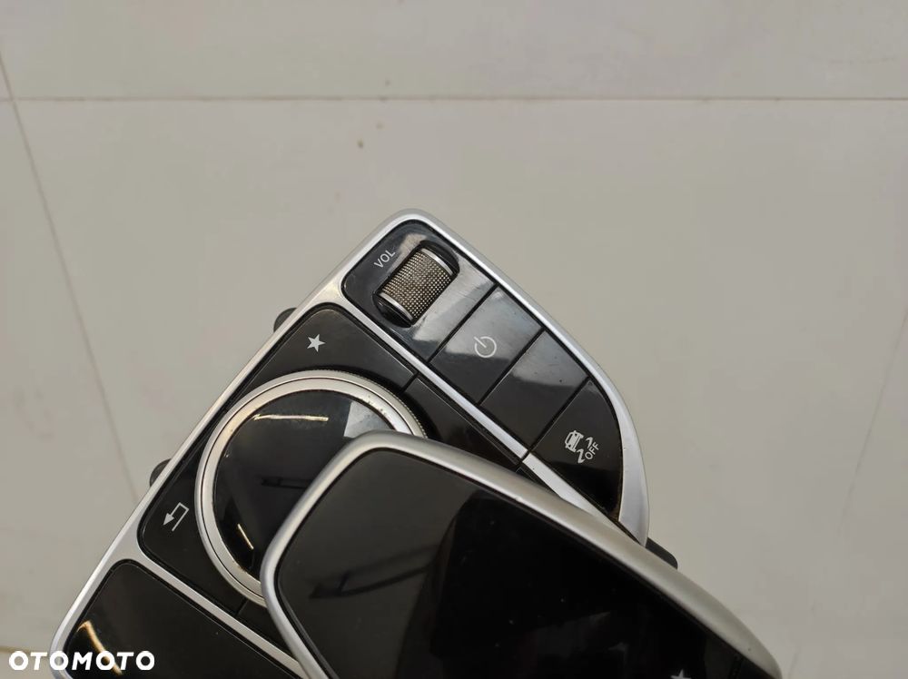 Panel kontroler sterowania radia nawigacji multimedia Mercedes X klasa W470 - 9