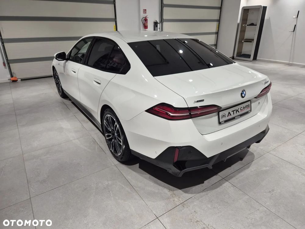 BMW Seria 5 520d xDrive mHEV - 6