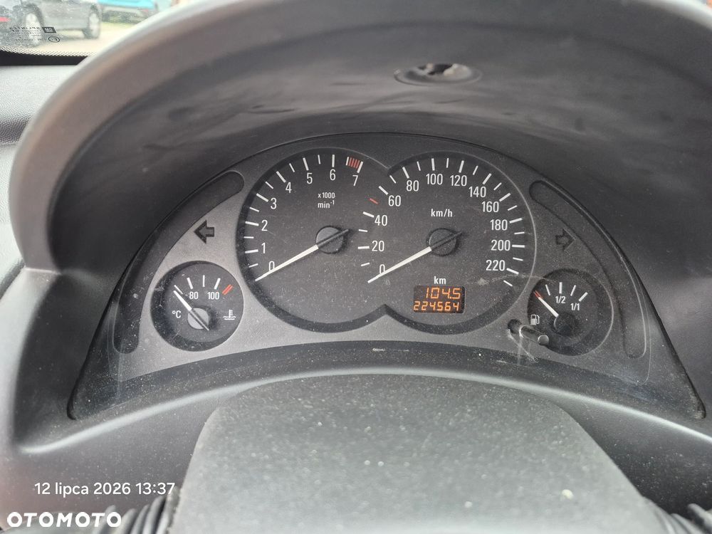 Opel Corsa 1.4 16V - 4