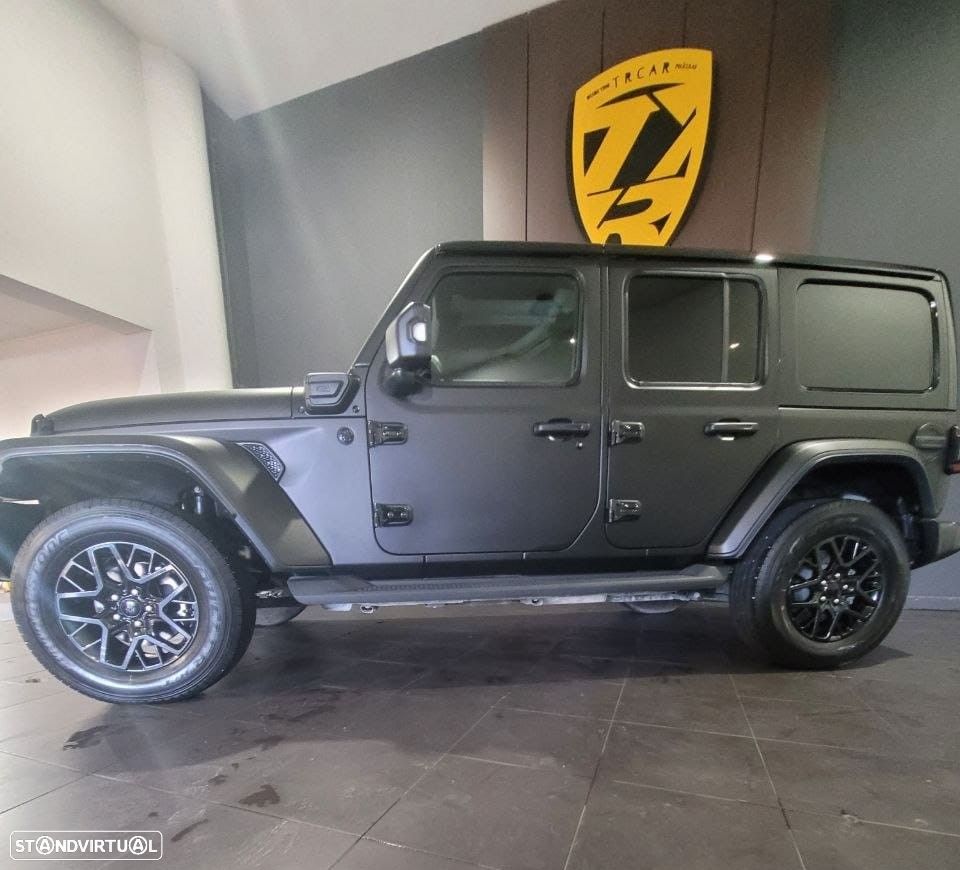 Jeep Wrangler - 9