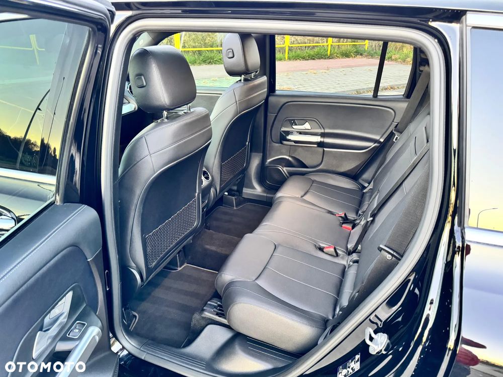 Mercedes-Benz GLB 250 4Matic 8G-DCT Progressive - 12