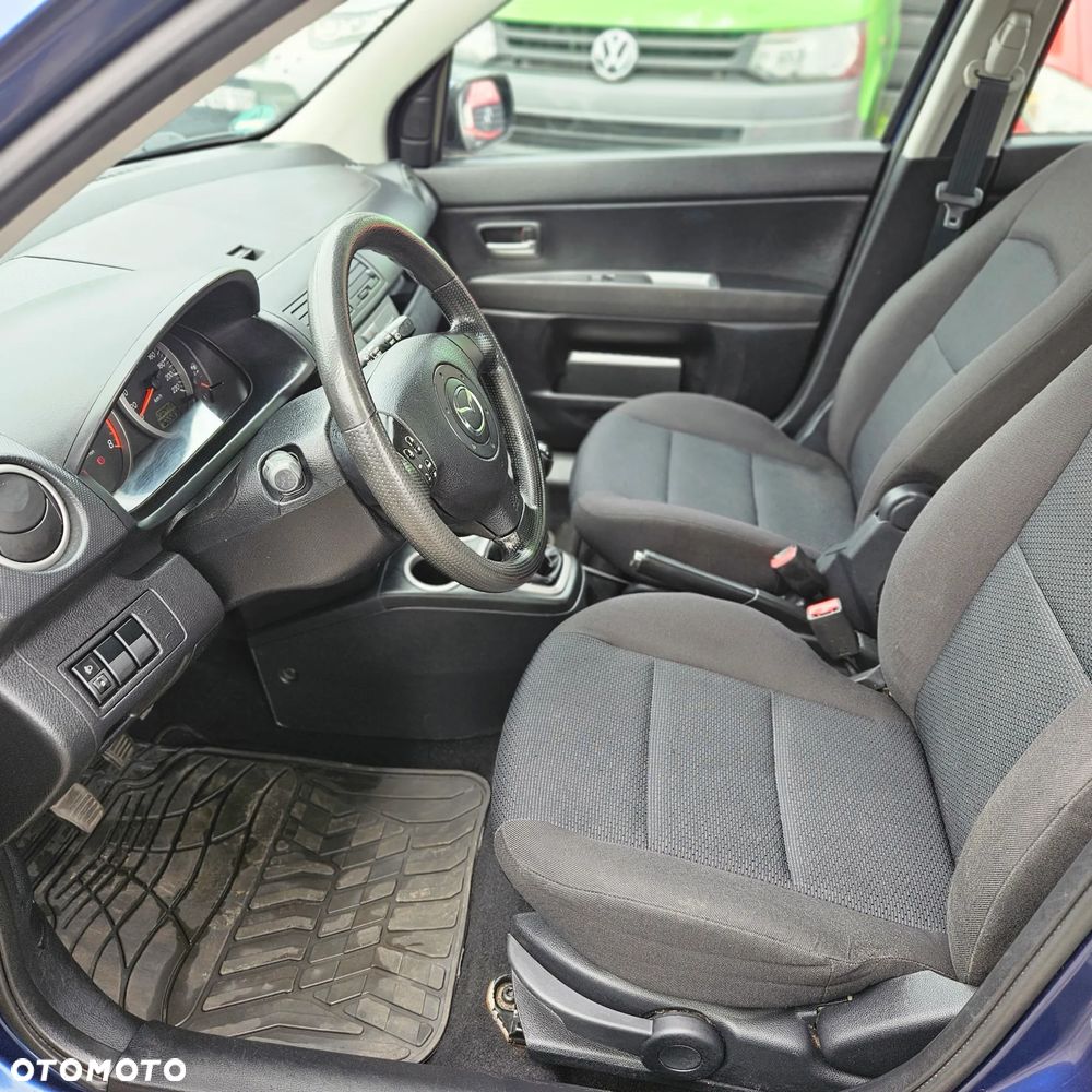 Mazda 2 - 10