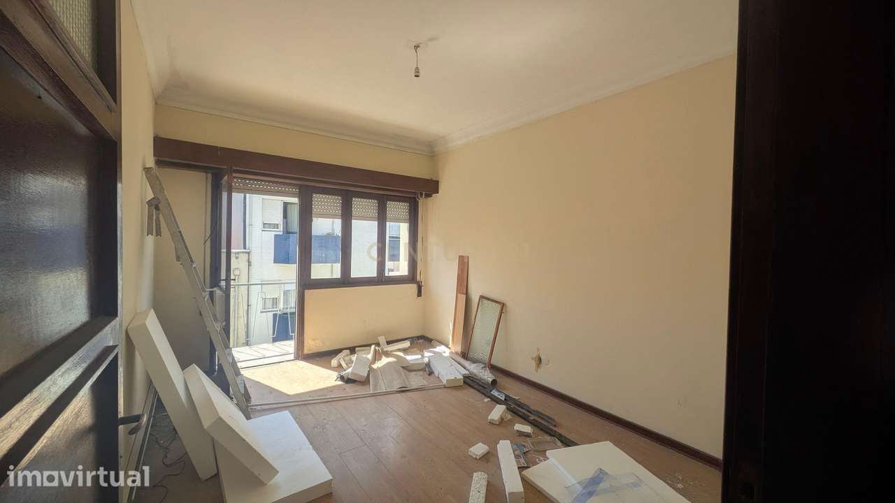 Apartamento T2+1 para Remodelação – Cedofeita / Paranhos, Porto - Grande imagem: 4/28