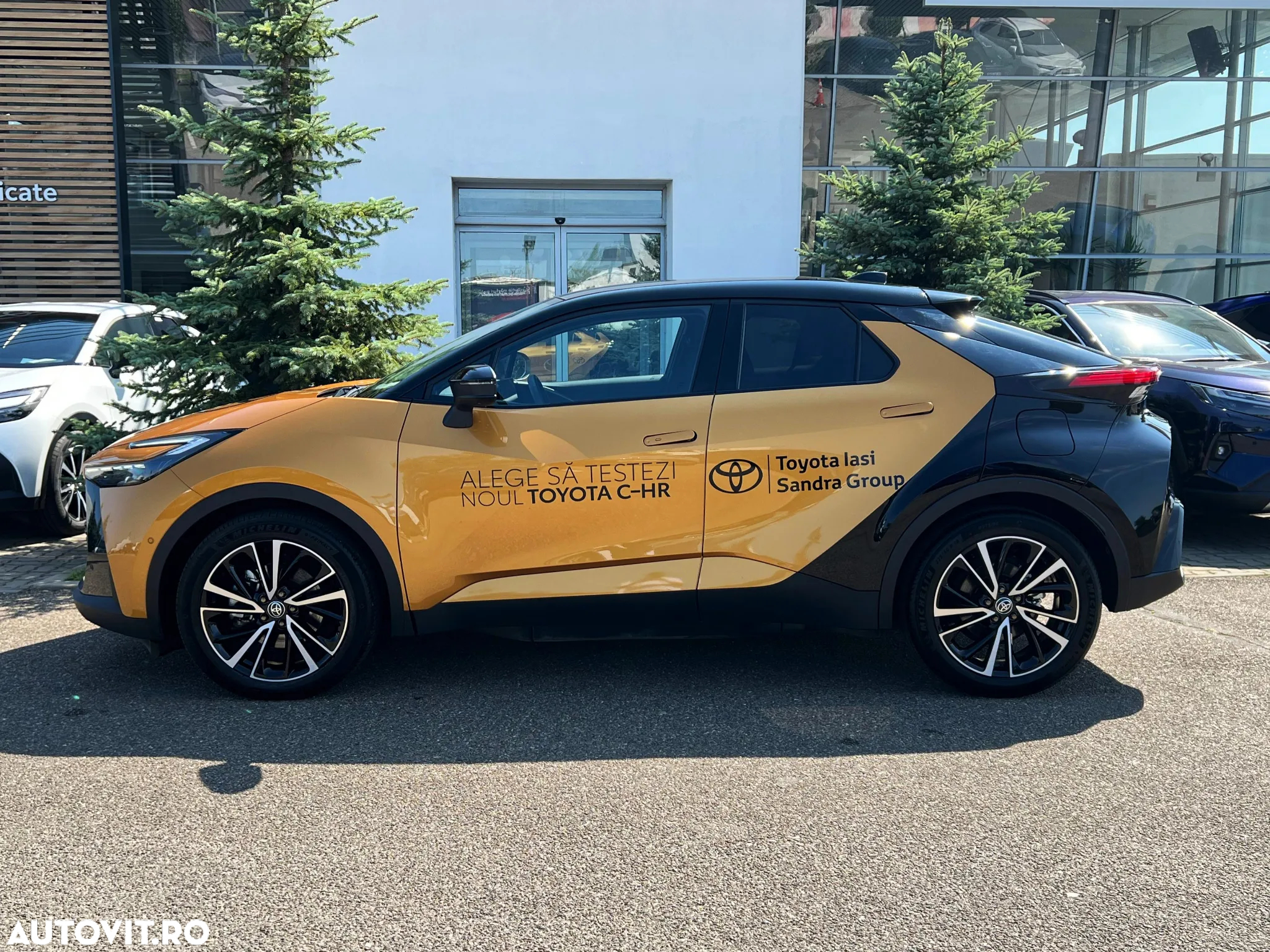 Toyota C-HR 2.0 PHEV 223 CP 4x2 CVT Premiere Edition - 6