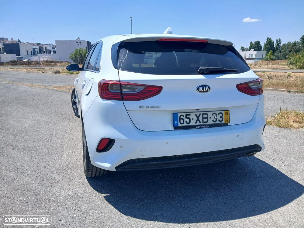Kia Ceed 1.6 CRDi MHEV Urban - 6