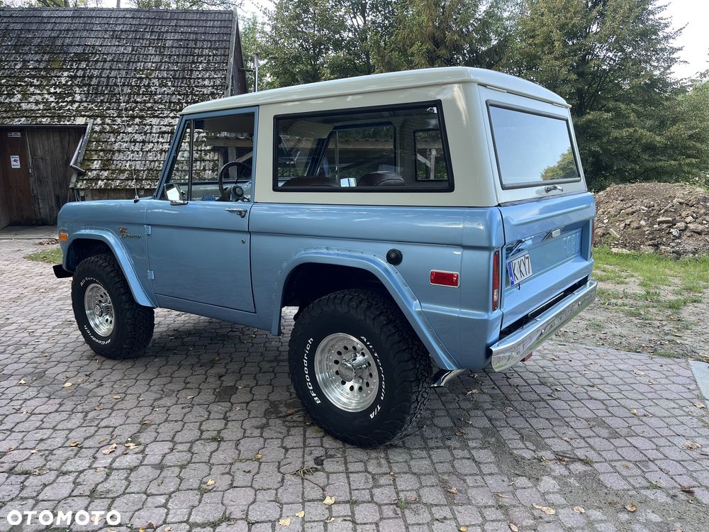 Ford Bronco - 4