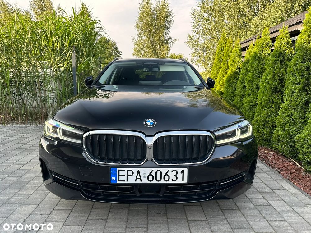 BMW Seria 5 520d xDrive mHEV - 1