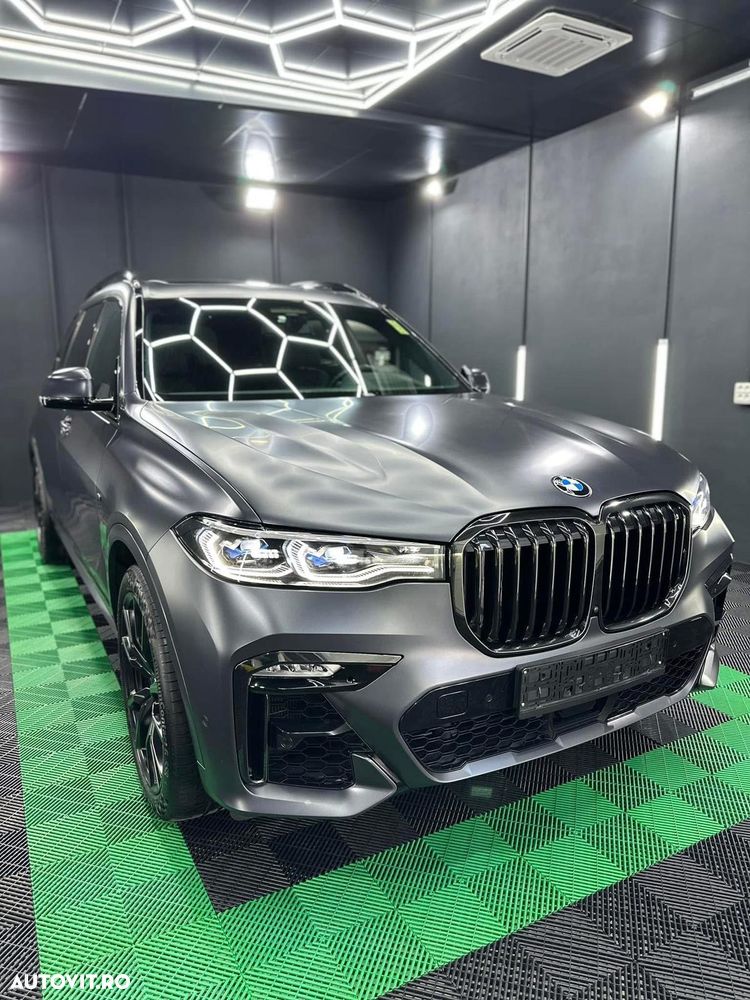 BMW X7 M50i - 10