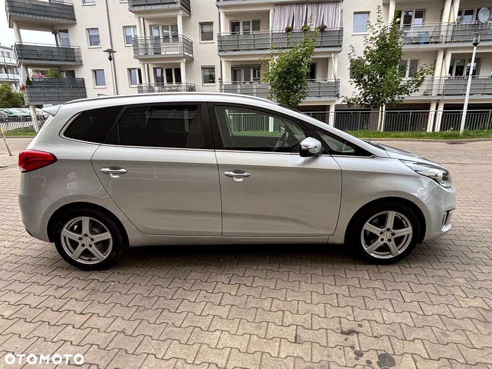 Kia Carens 1.7 CRDi M 7os - 12