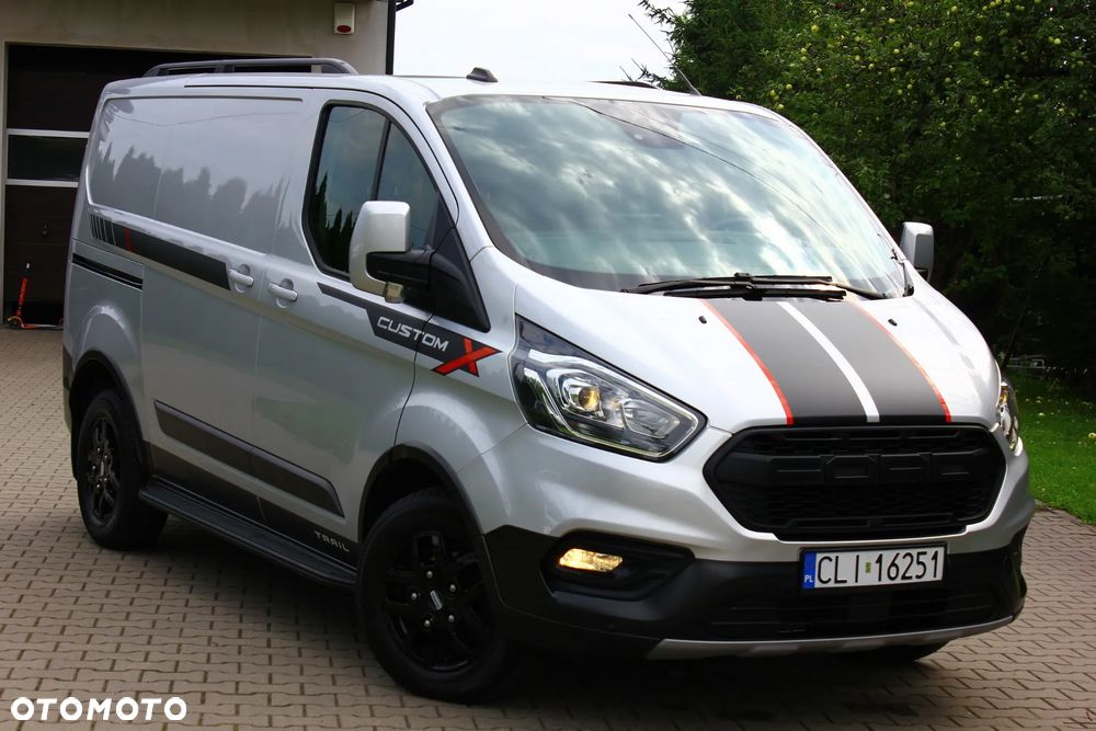 Ford TRANSIT CUSTOM TRAIL 2.0 TDCI 131KM 3 OSOBOWY NAVIGACJA KAMERA FELGI FULL OPCJA STAN PERFEKT FV23% - 1