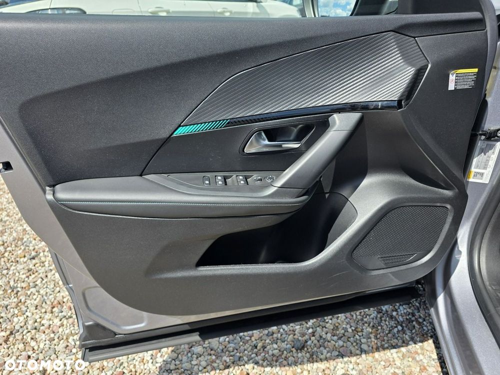 Peugeot 2008 PureTech 130 Allure S&S EAT8 - 33