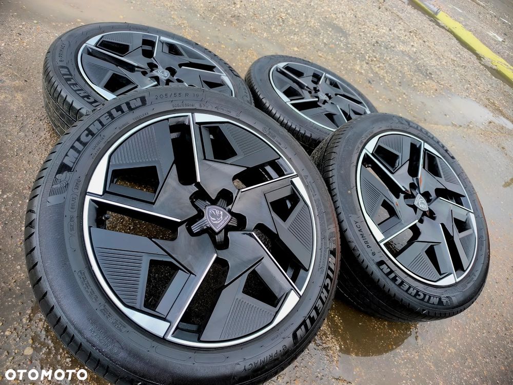 5x108 Felgi Aluminiowe Alufelgi Oryginalne 19 Koła Letnie Lato J.NOWE DEMO PEUGEOT 3008 II 2 5008 II 2 408 III 3 408X GT LINE GTLINE CITROEN C5 AIRCROSS DS7 CROSSBACK DS4 II 2 OPEL GRANDLAND X Legnica ALU-RAD 205/55 MICHELIN 24r. Kropki - 17
