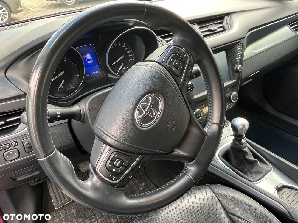 Toyota Avensis 2.0 D-4D Selection - 10