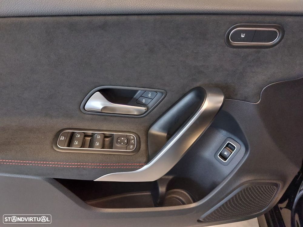 Mercedes-Benz A 250 e AMG Line - 18