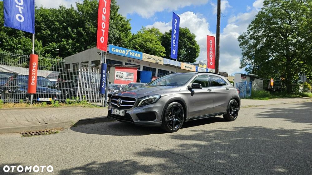 Mercedes-Benz GLA 250 4-Matic AMG Line - 14