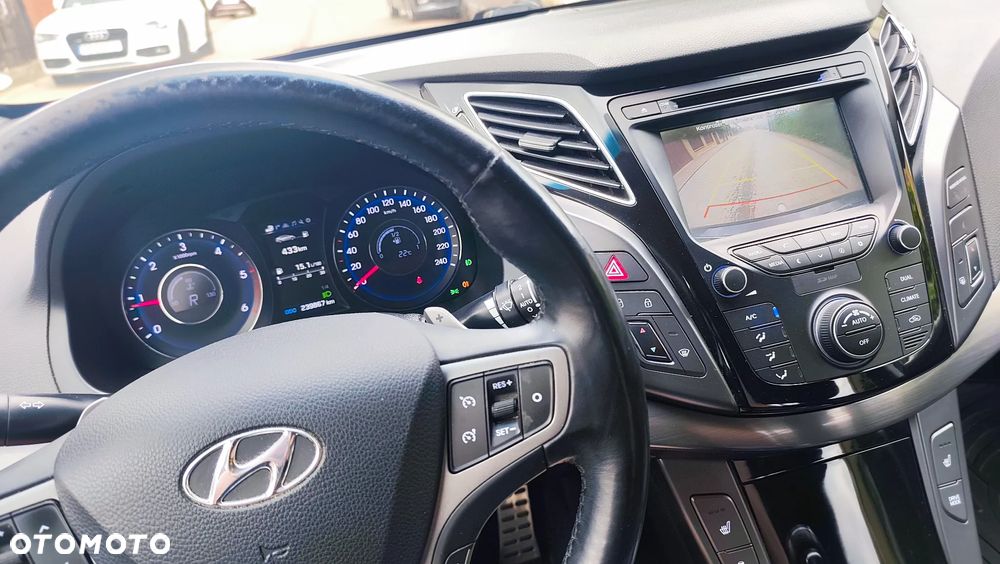 Hyundai i40 Kombi 1.7 CRDi DCT Premium - 10