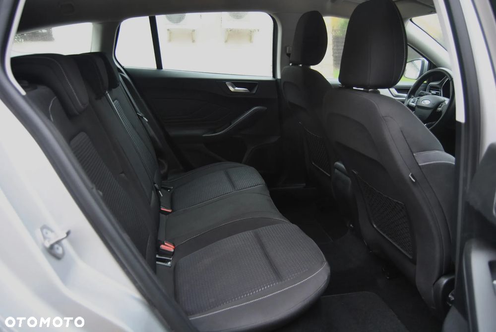 Ford Focus - 8