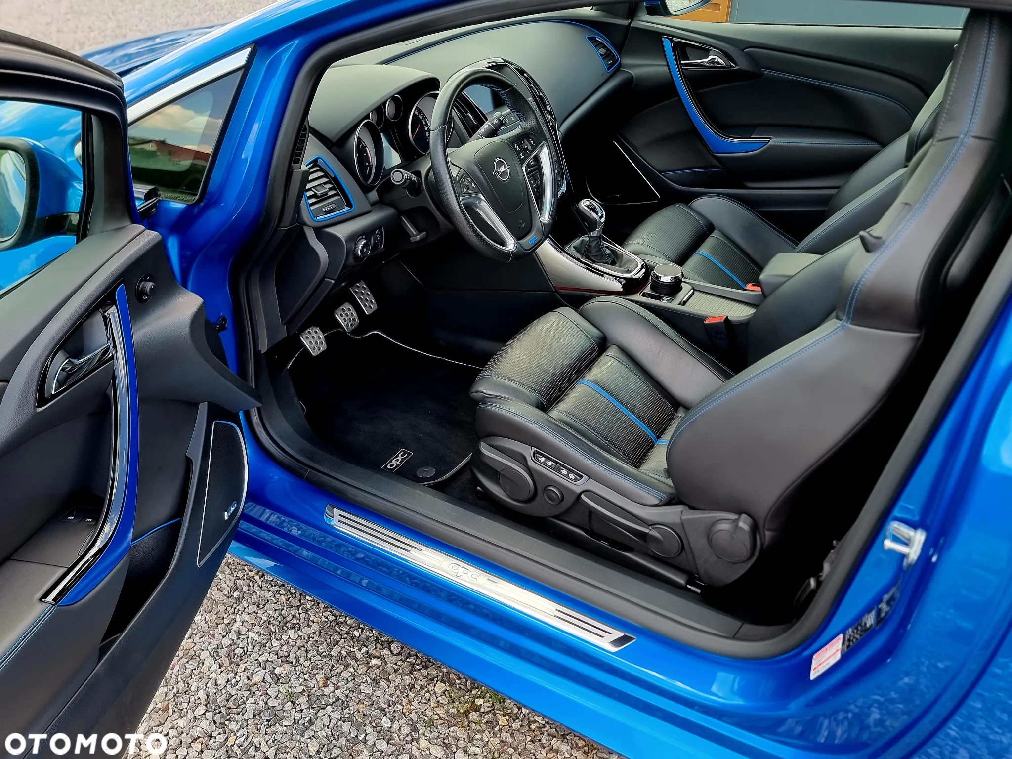 Opel Astra IV GTC OPC - 12