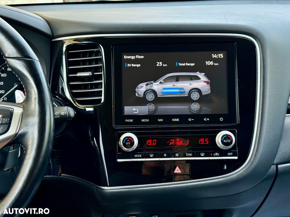 Mitsubishi Outlander 2.4 4WD Plug-In Hybrid Top - 19